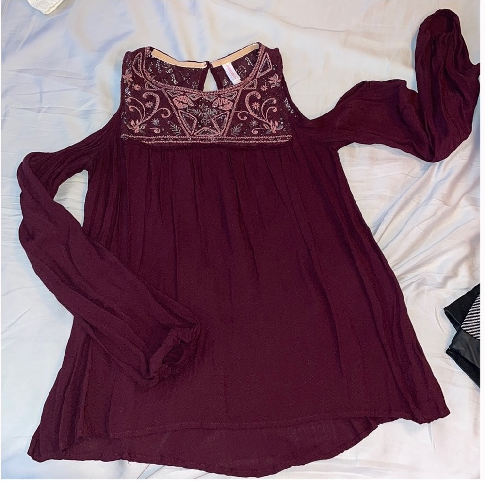Target Xhilaration Long Sleeve Cold Shoulder Top size Large